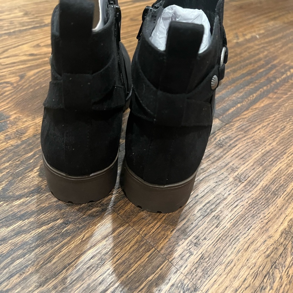 black boots - Picture 4 of 6